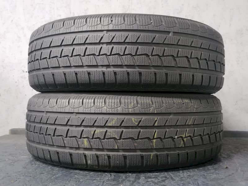Шини б\у 215/65 R16
