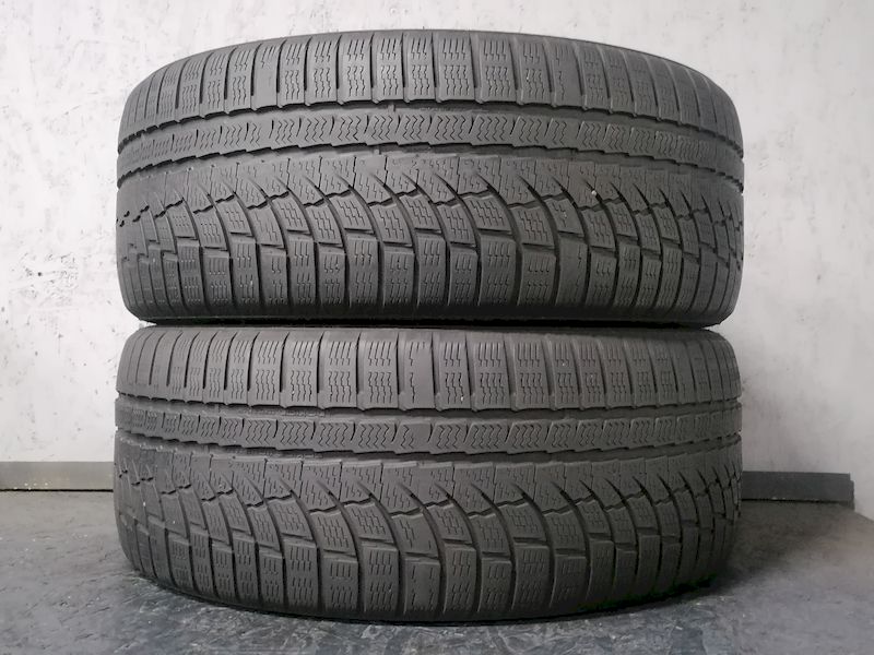 Шини б\у 235/40 R19