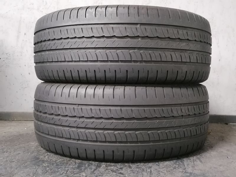 Шини б\у 215/55 R16