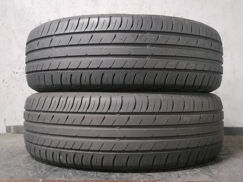 Шини б\у 215/65 R17