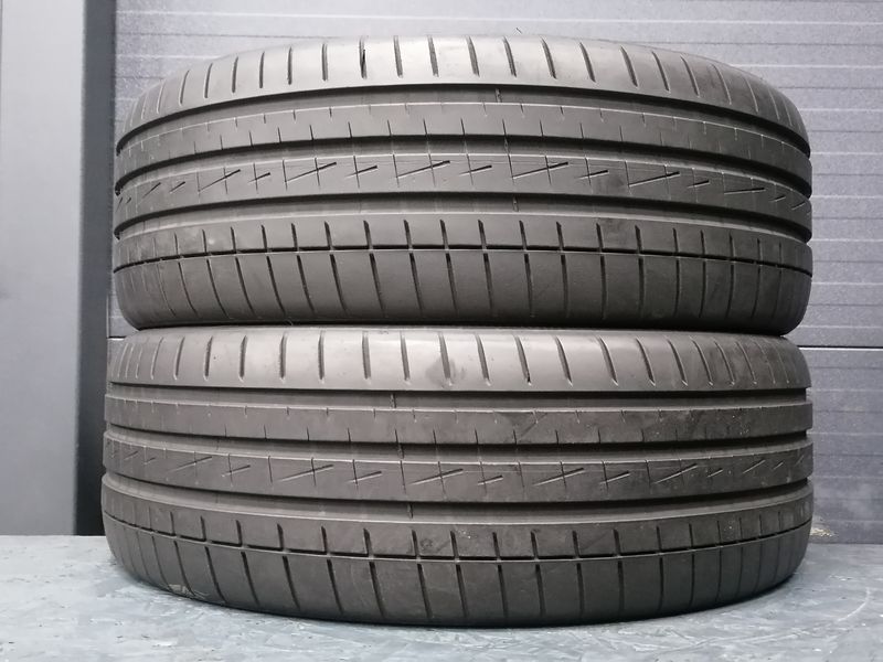 Шини б\у 235/55 R19