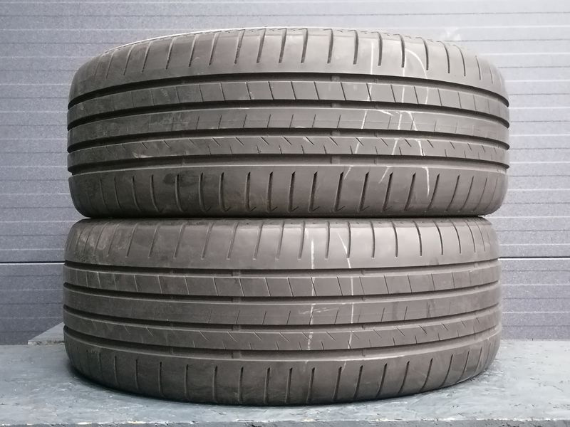 Шини б\у 235/55 R18