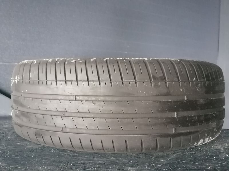 Шини б\у 215/45 R18