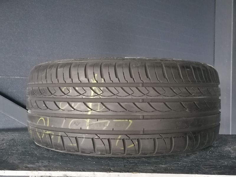 Шини б\у 225/40 R18