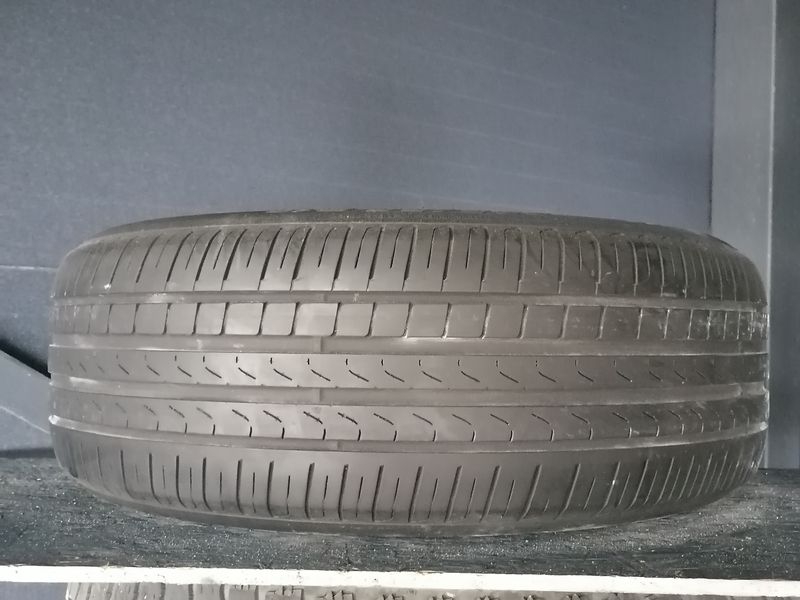 Шини б\у 235/55 R19