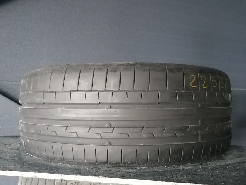 Шини б\у 225/35 R19