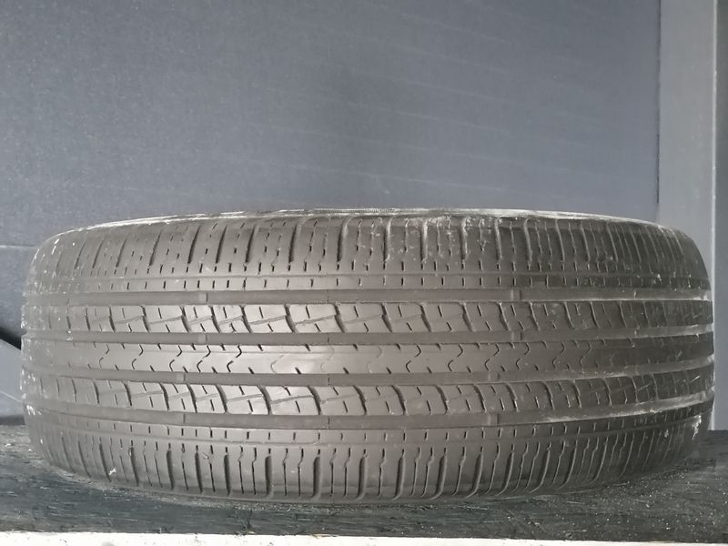 Шини б\у 225/55 R19