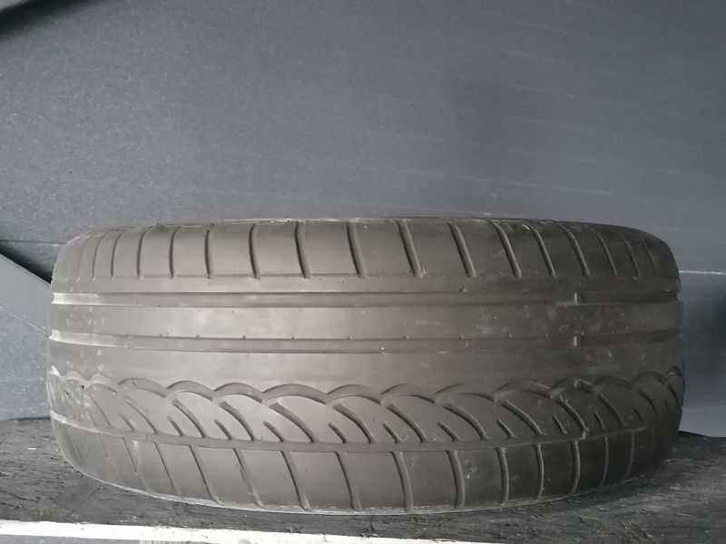 Шини б\у 235/55 R17