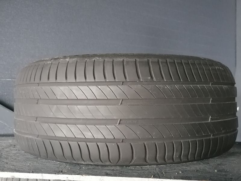 Шини б\у 225/50 R17