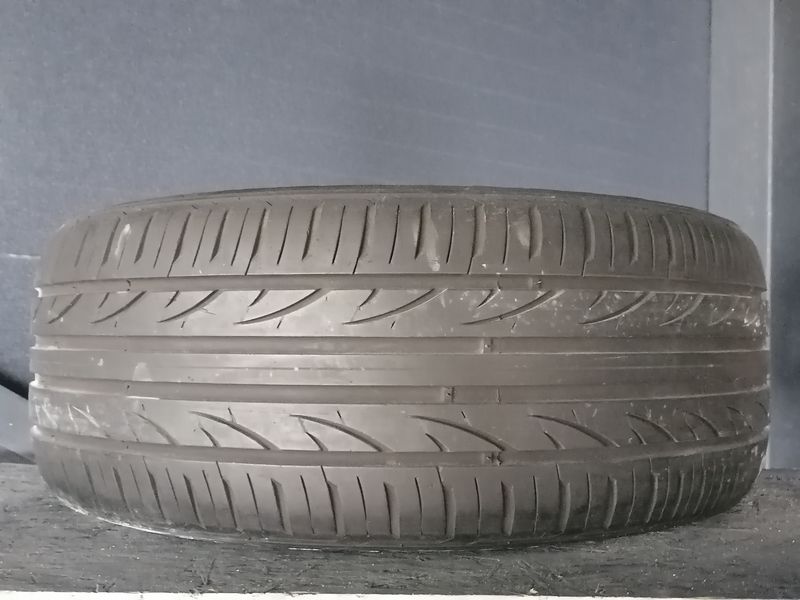 Шини б\у 225/50 R17