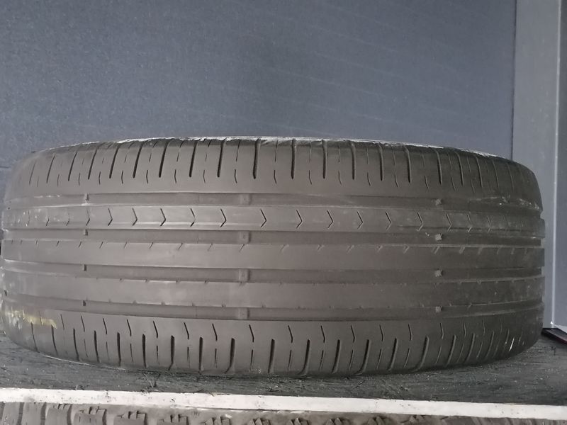 Шини б\у 215/55 R17