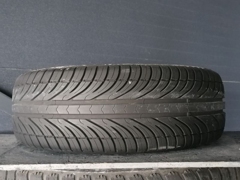 Шини б\у 205/55 R16
