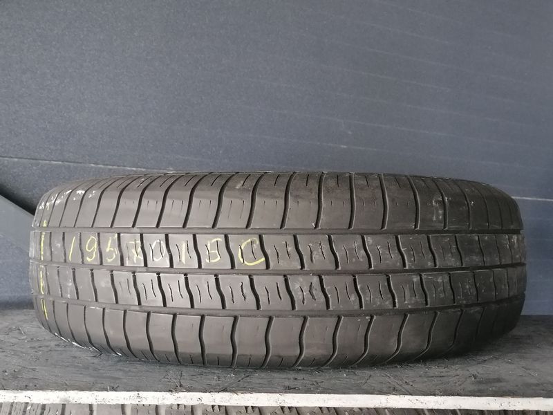 Шини б\у 195/70 R15C