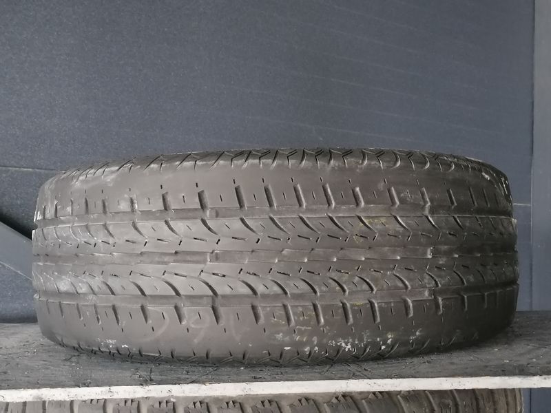 Шини б\у 215/60 R16C