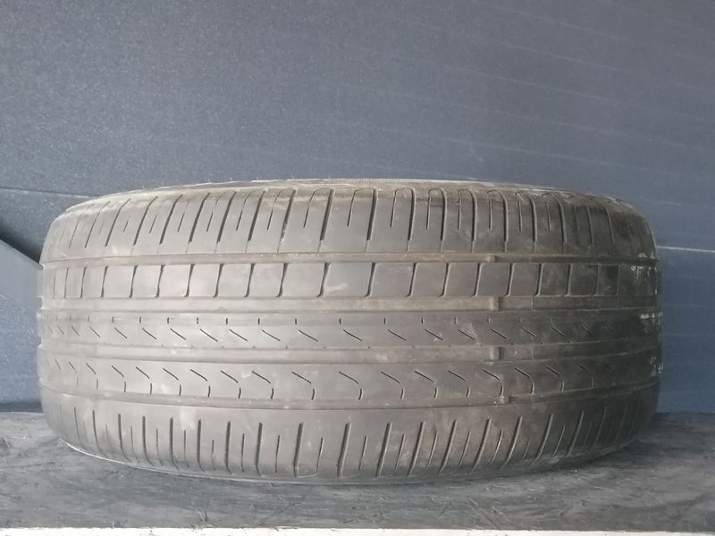 Шини б\у 235/45 R18