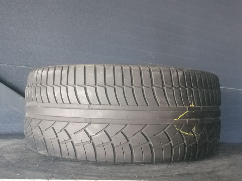 Шини б\у 235/40 R18