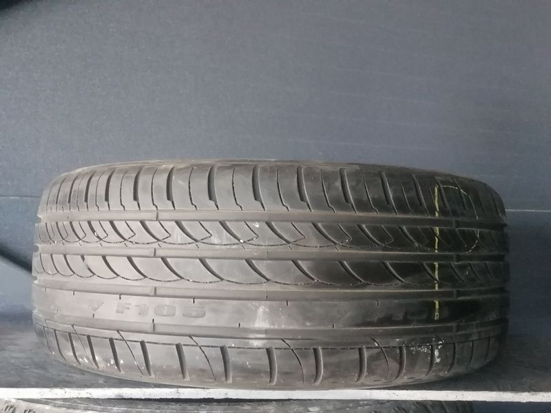 Шини б\у 235/55 R17