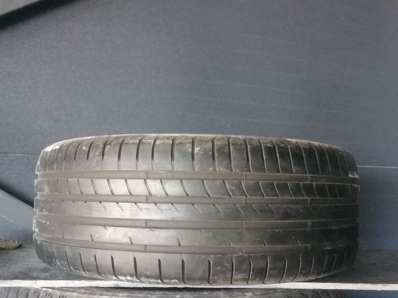 Шини б\у 235/50 R18