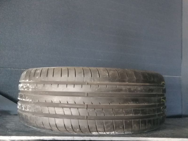 Шини б\у 225/50 R17