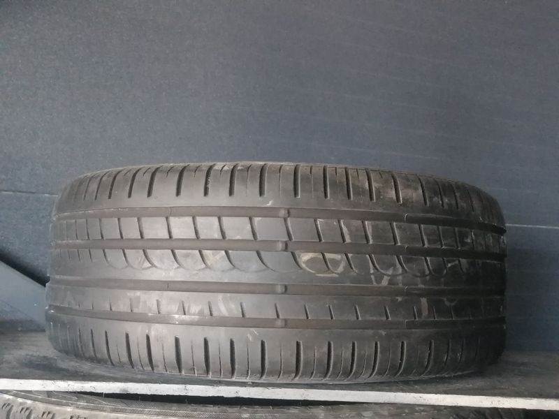 Шини б\у 235/45 R17