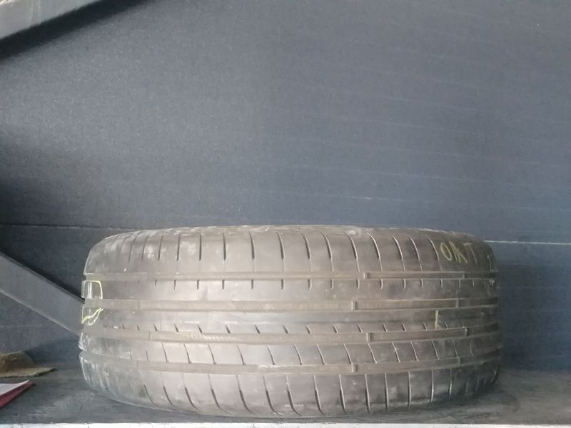 Шини б\у 225/50 R17