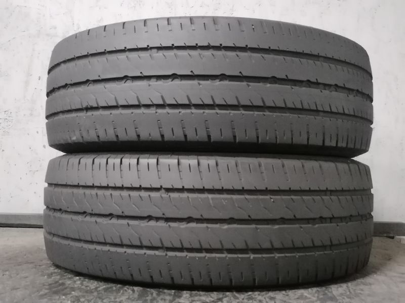 Шини б\у 215/65 R16C