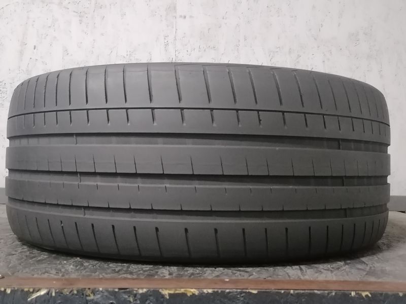 Шини б\у 245/35 R20