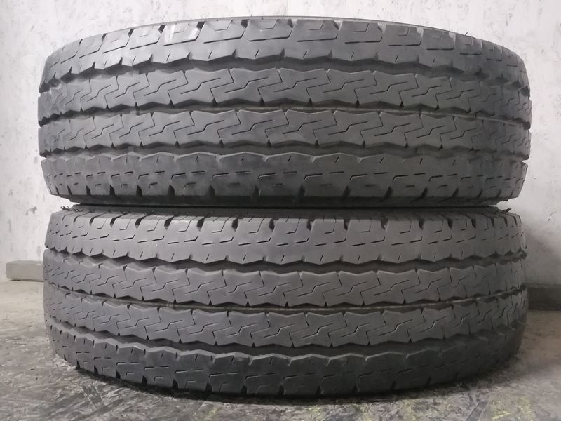 Шини б\у 205/70 R15C