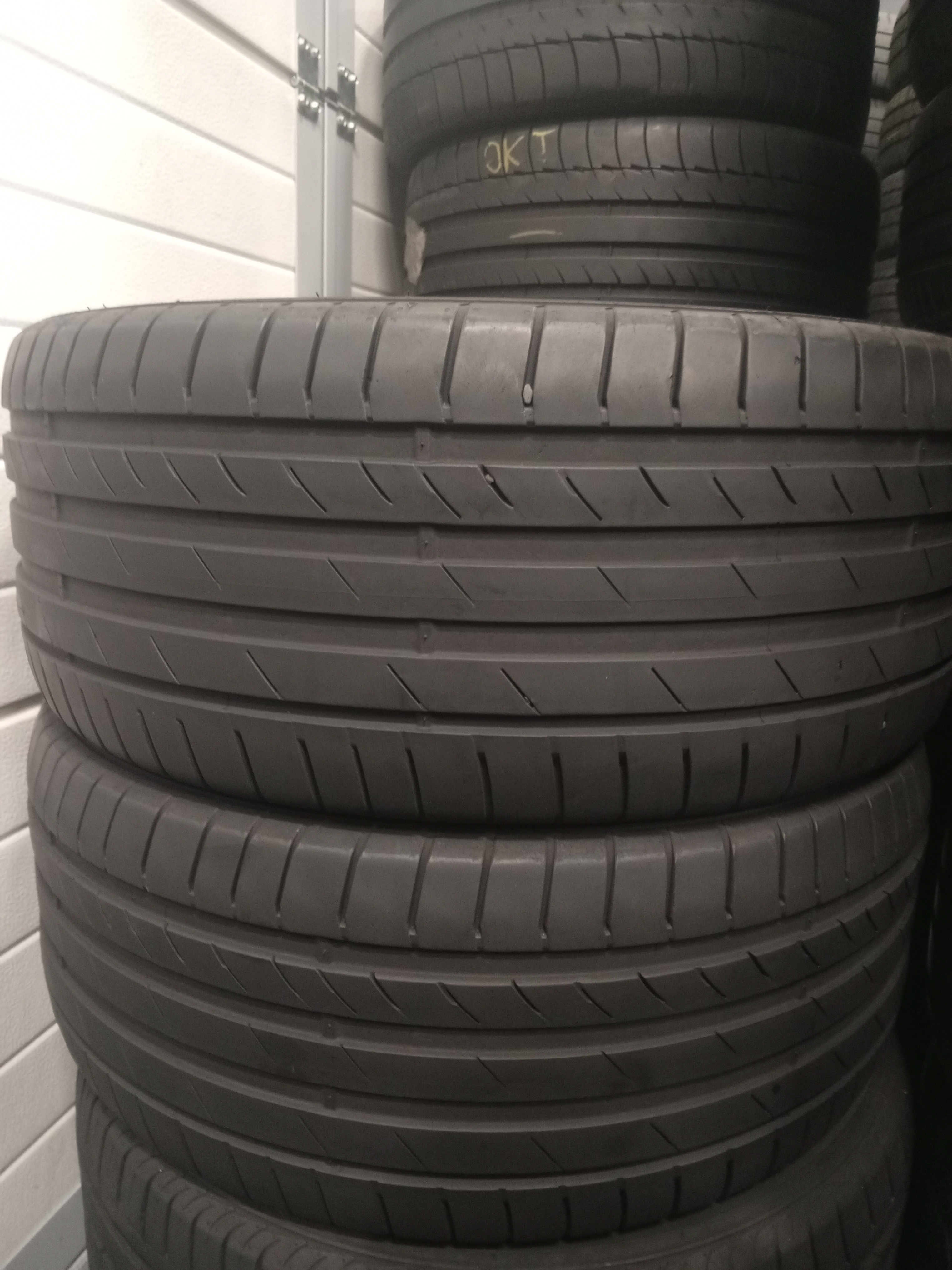 Шини б\у 255/45 R18