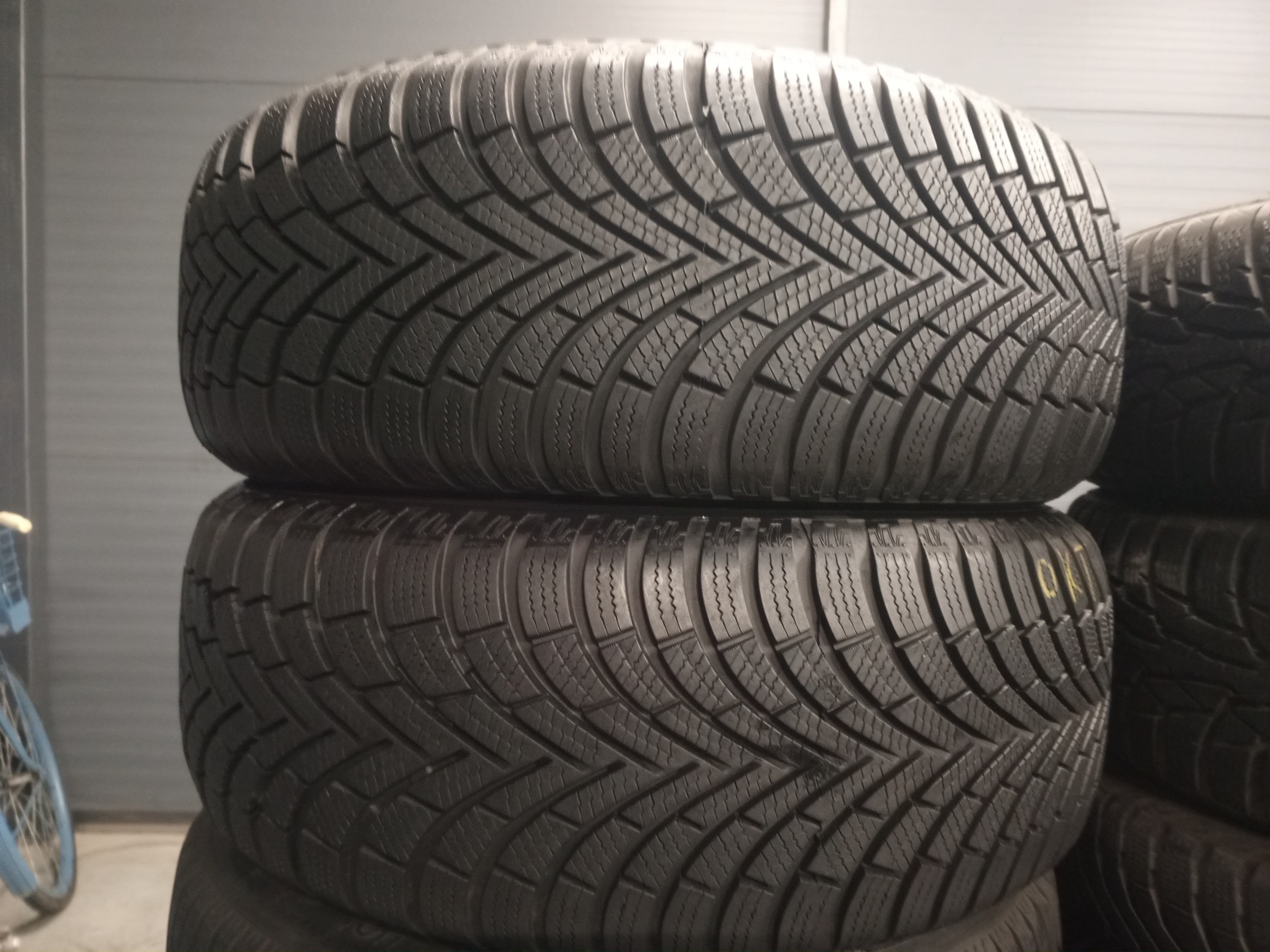 Шини б\у 205/55 R16