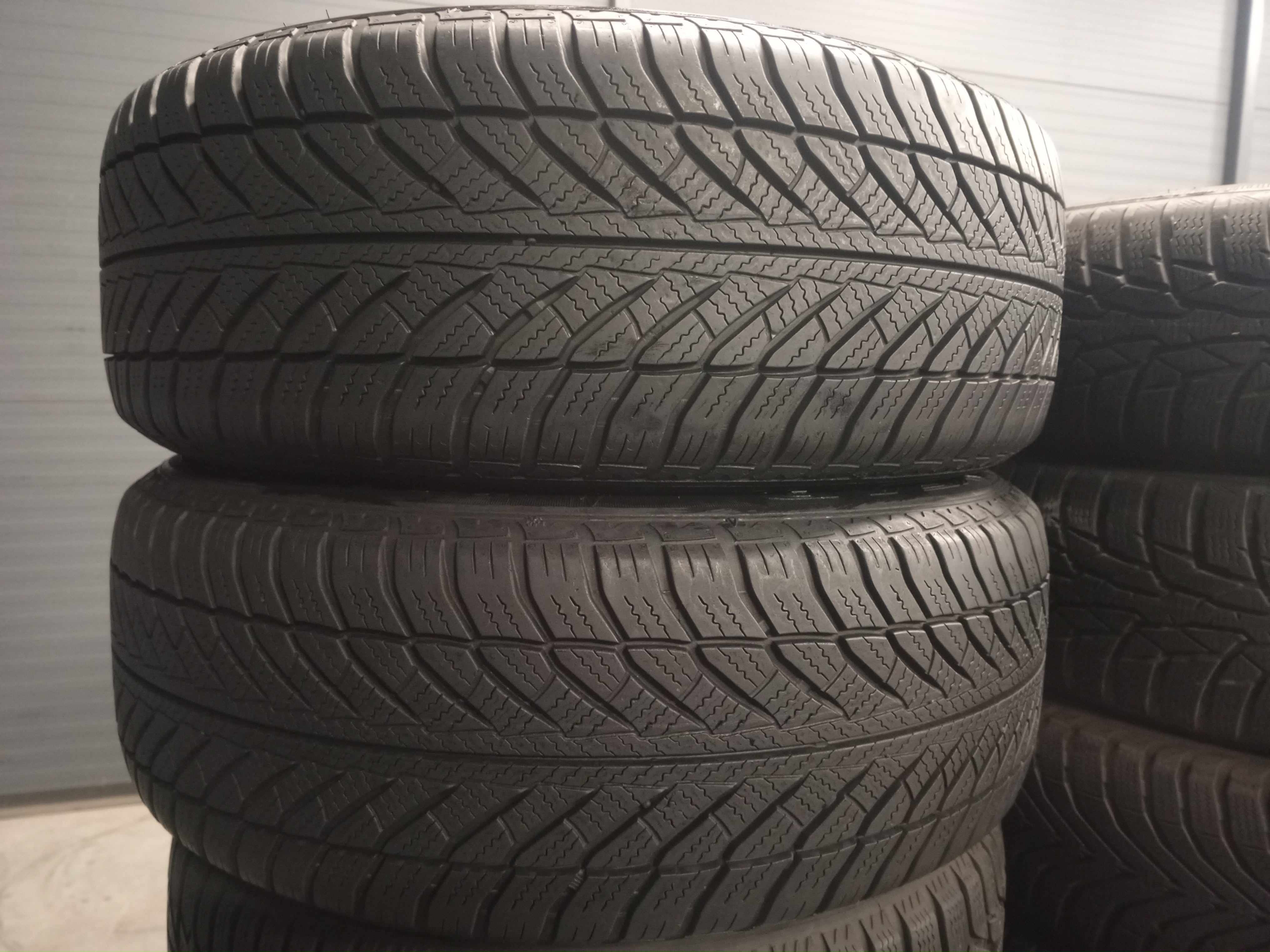 Шини б\у 205/55 R16