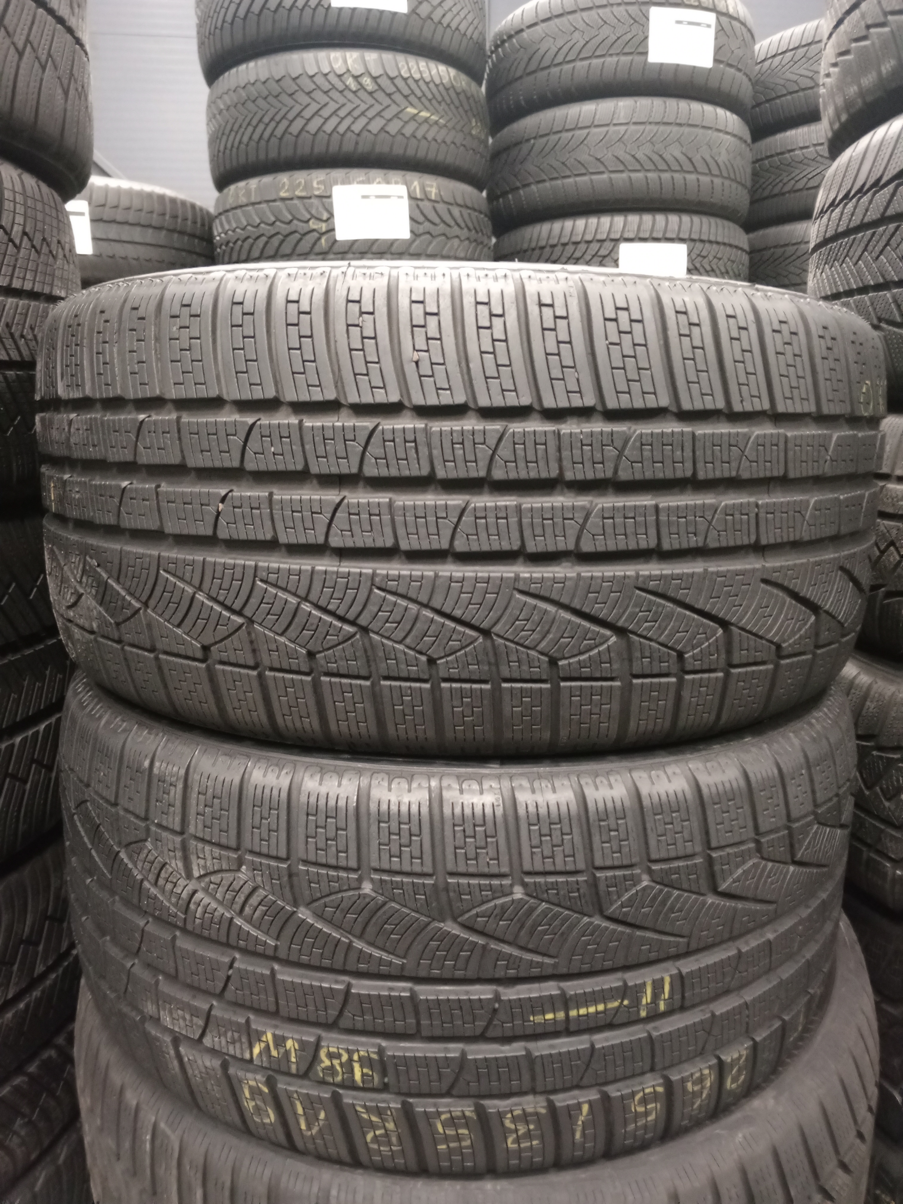 Шини б\у 265/35 R19