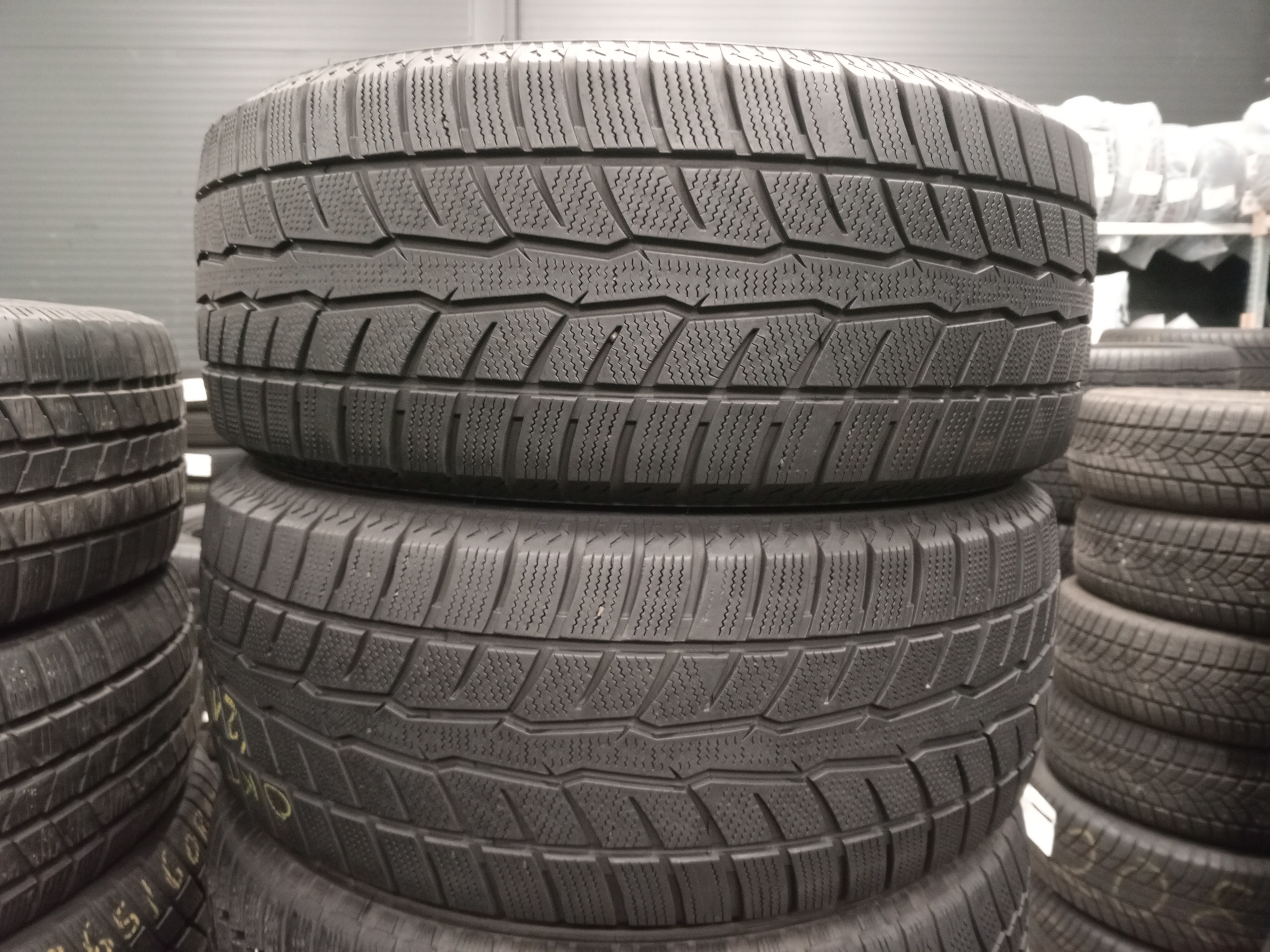 Шини б\у 255/55 R18