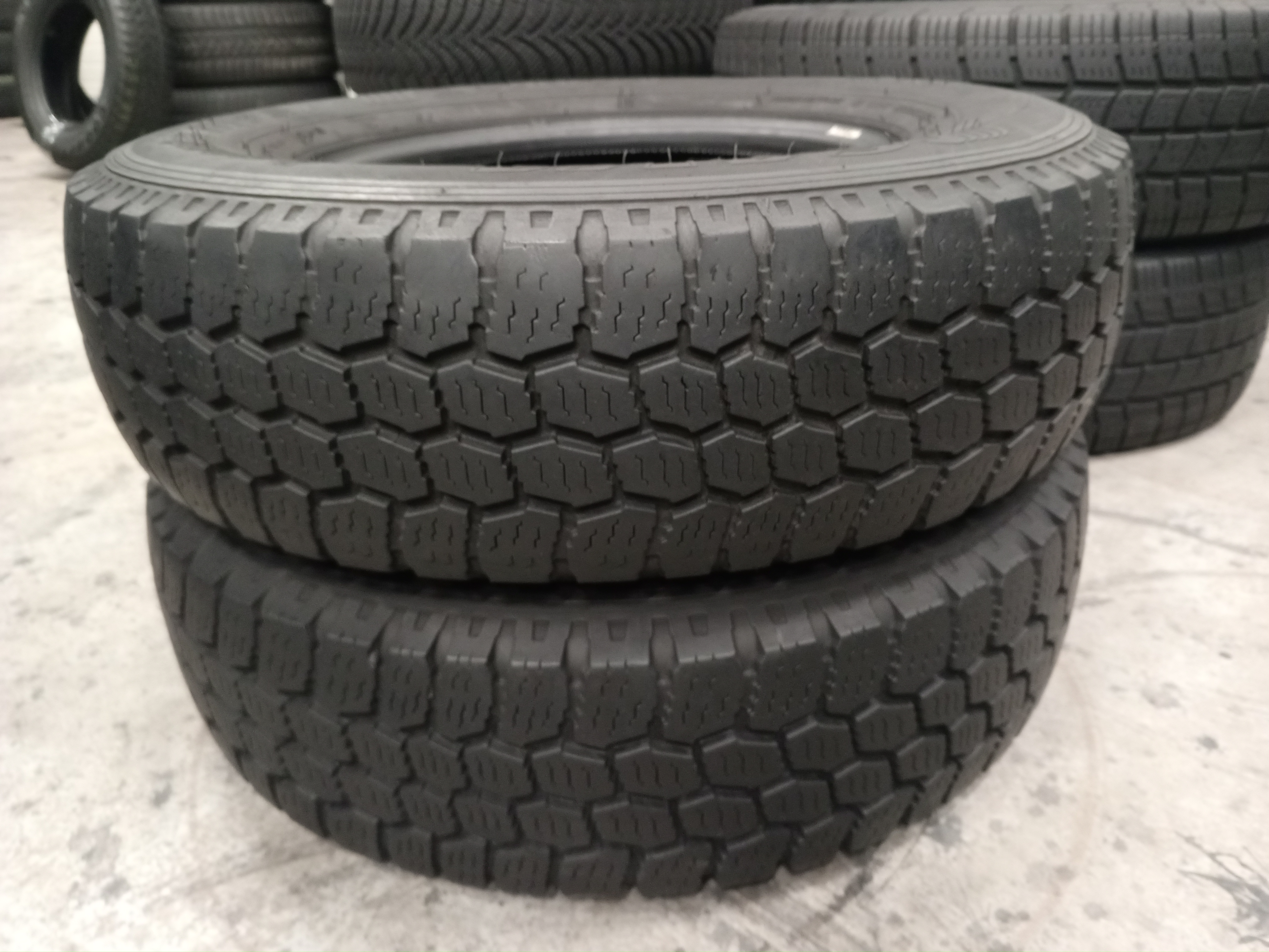 Шини б\у 195/85 R14C