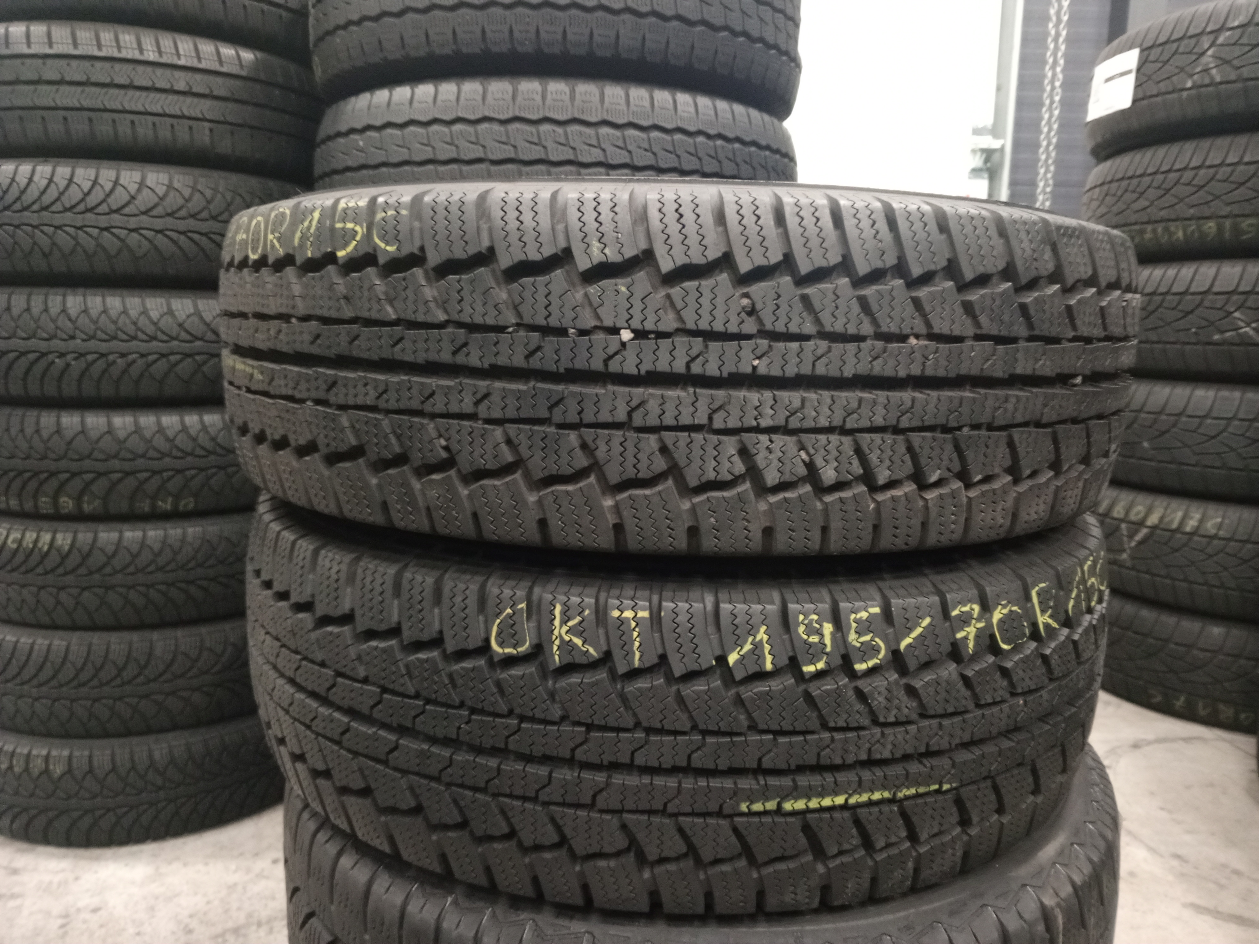 Шини б\у 195/70 R15C