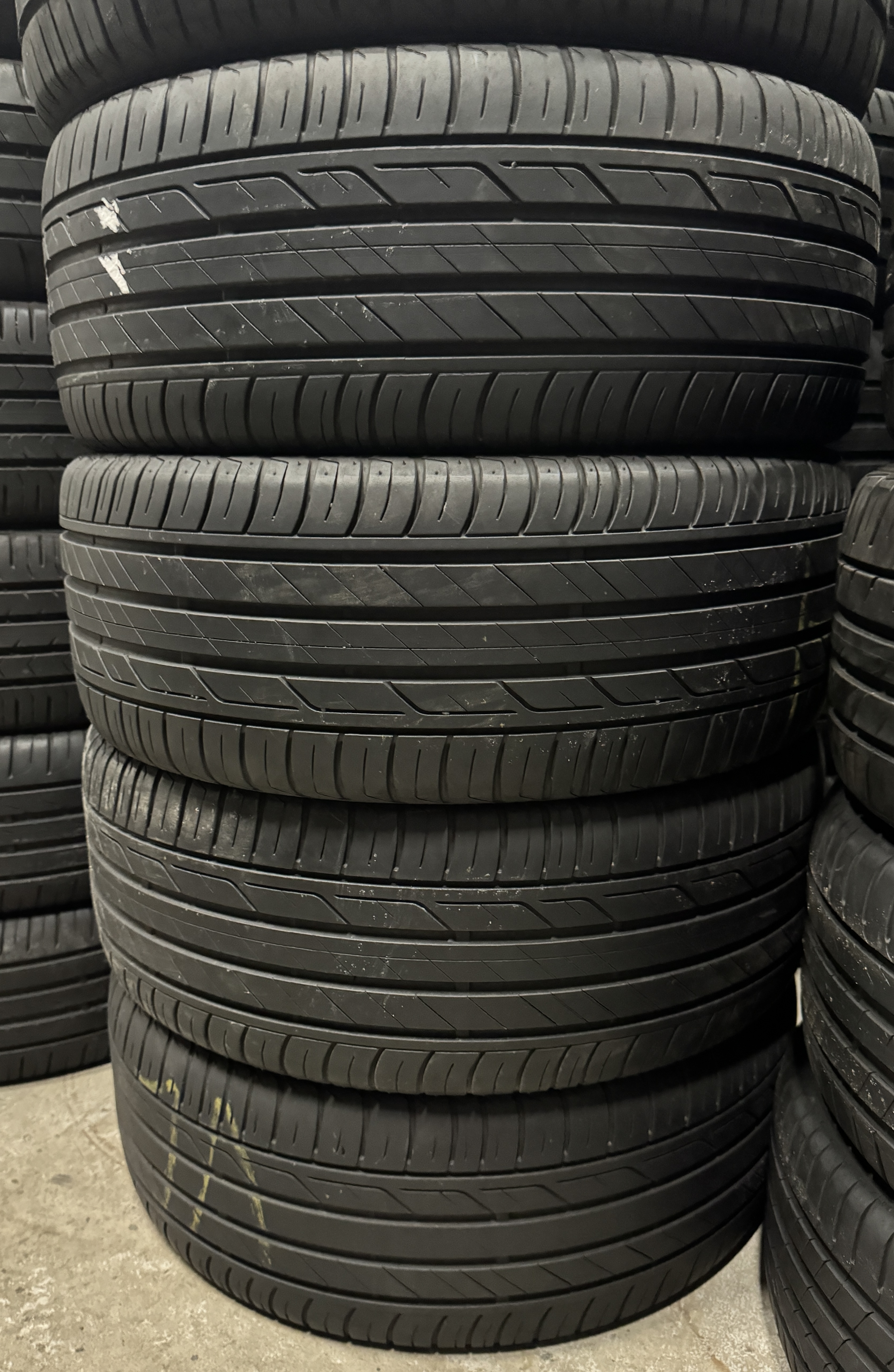 Шини б\у 205/50 R17