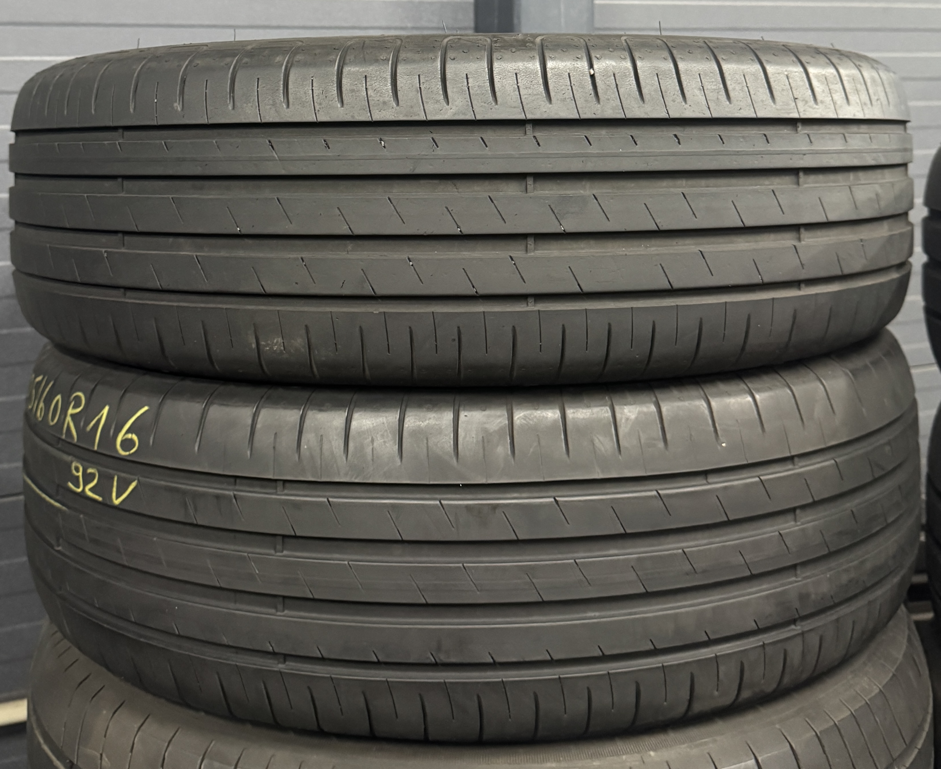 Шини б\у 205/60 R16