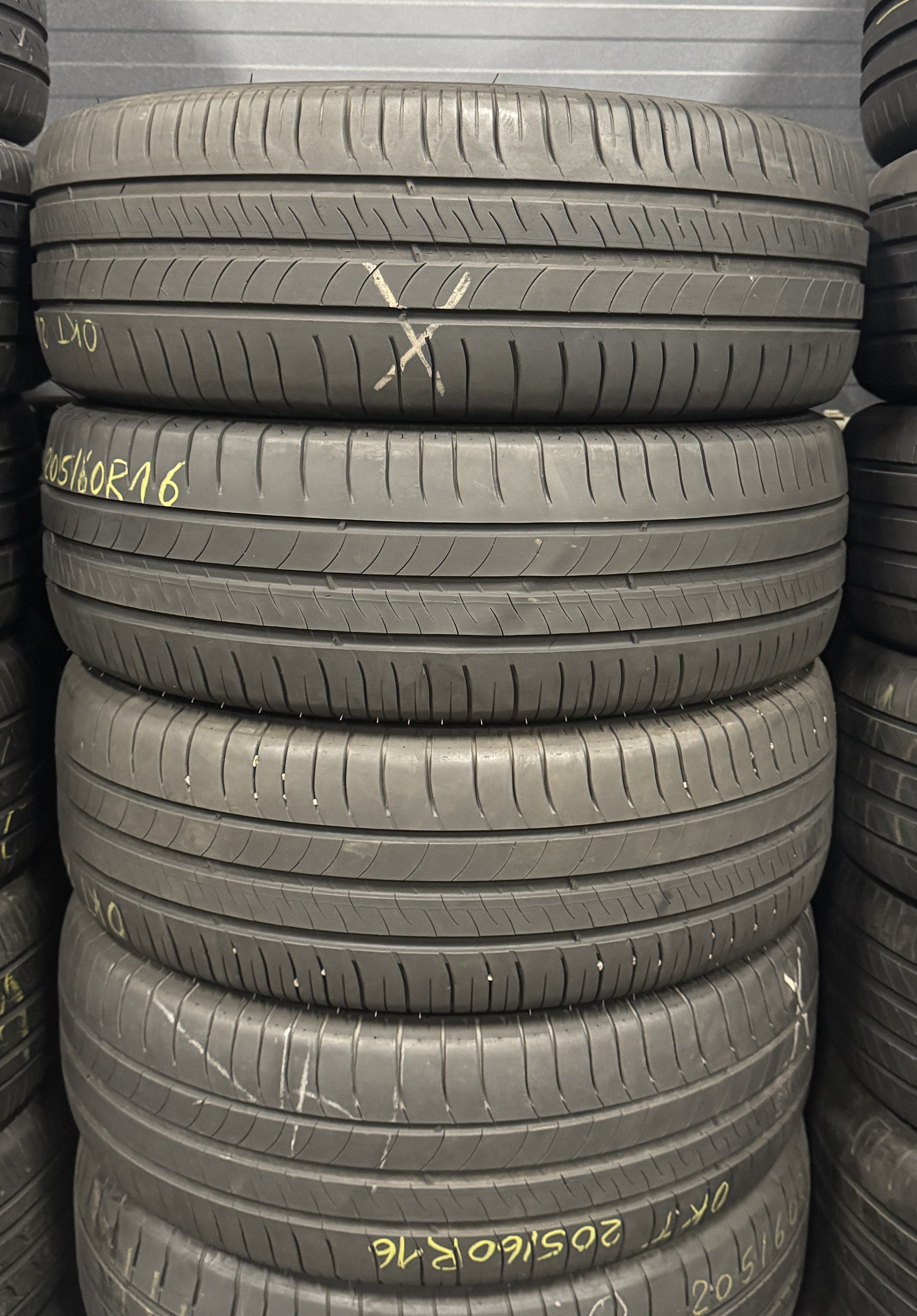 Шини б\у 205/60 R16