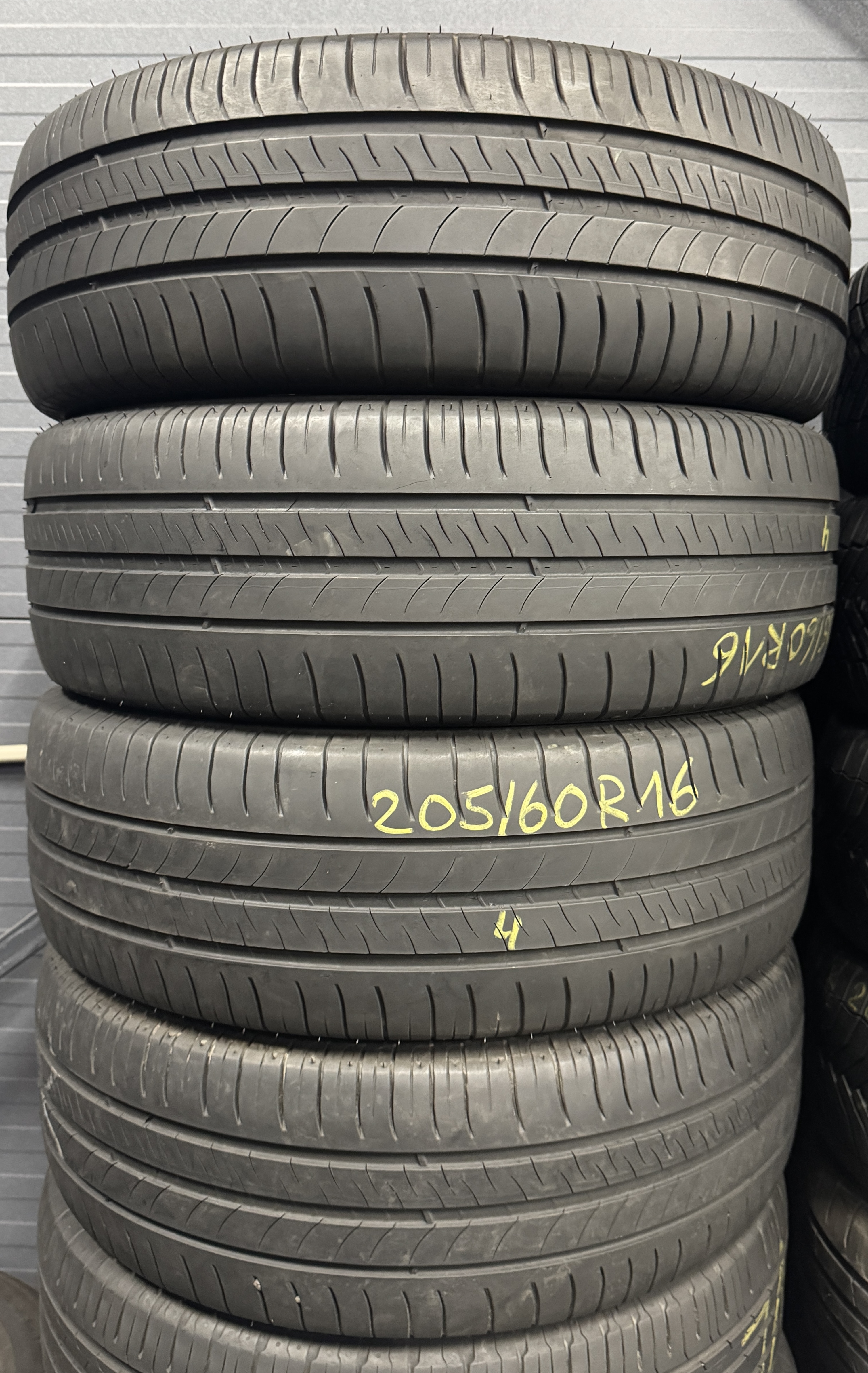 Шини б\у 205/60 R16