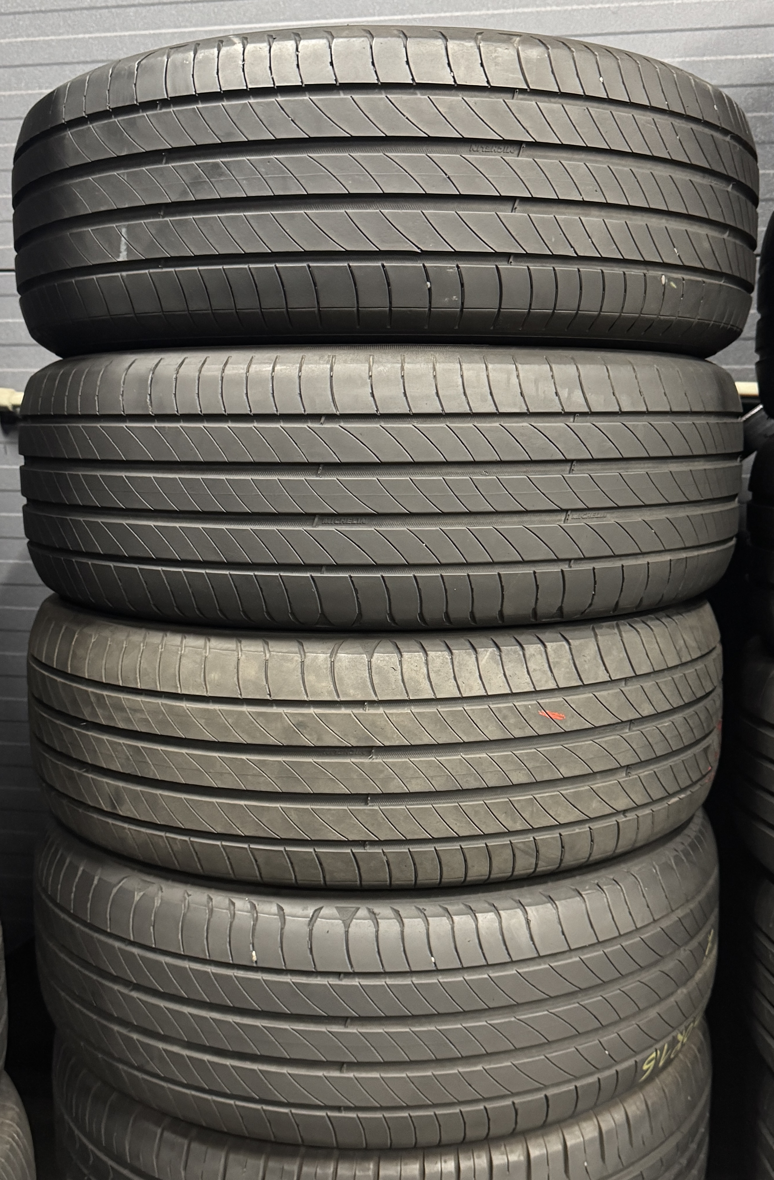 Шини б\у 205/60 R16