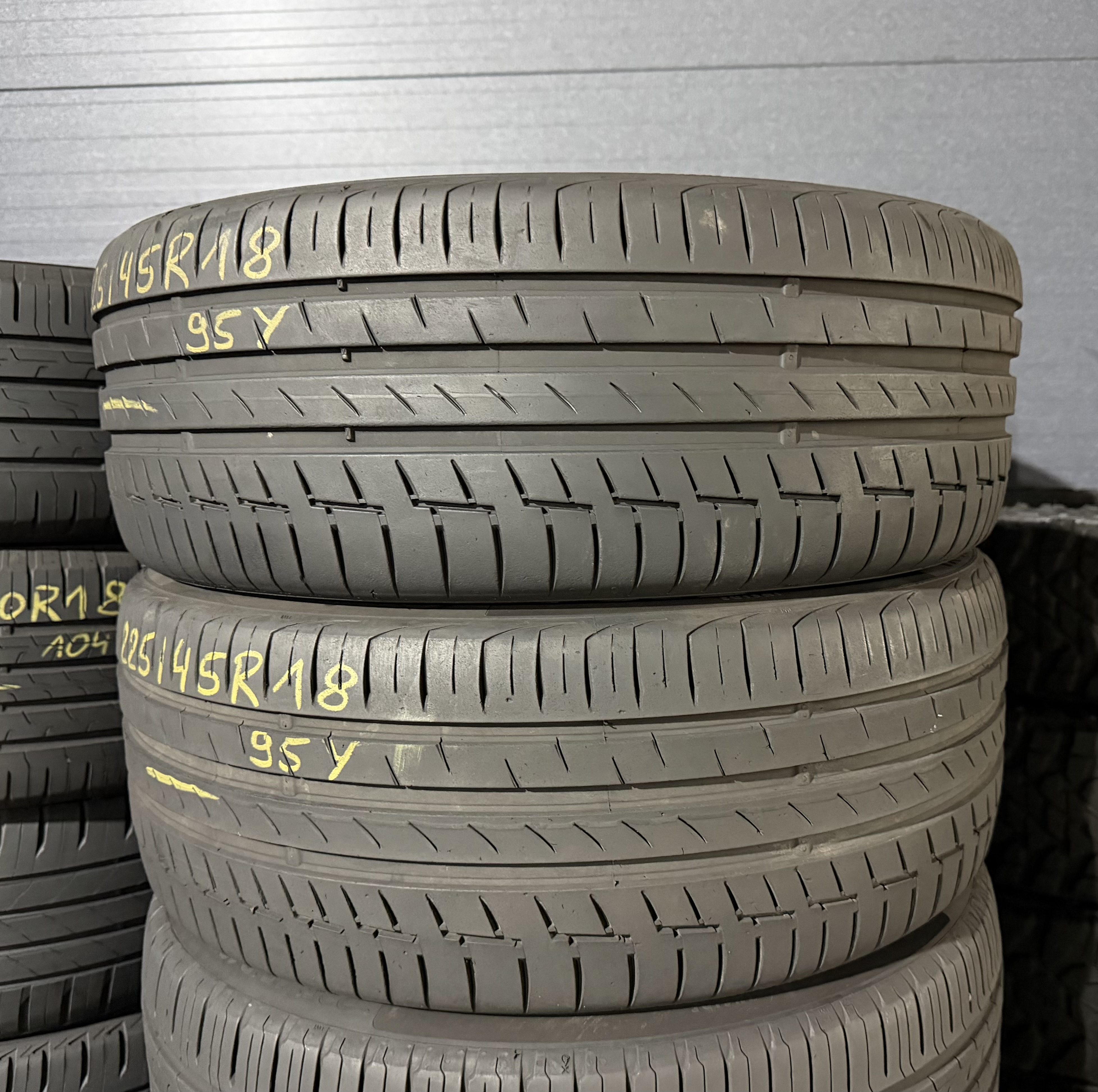 Шини б\у 225/45 R18