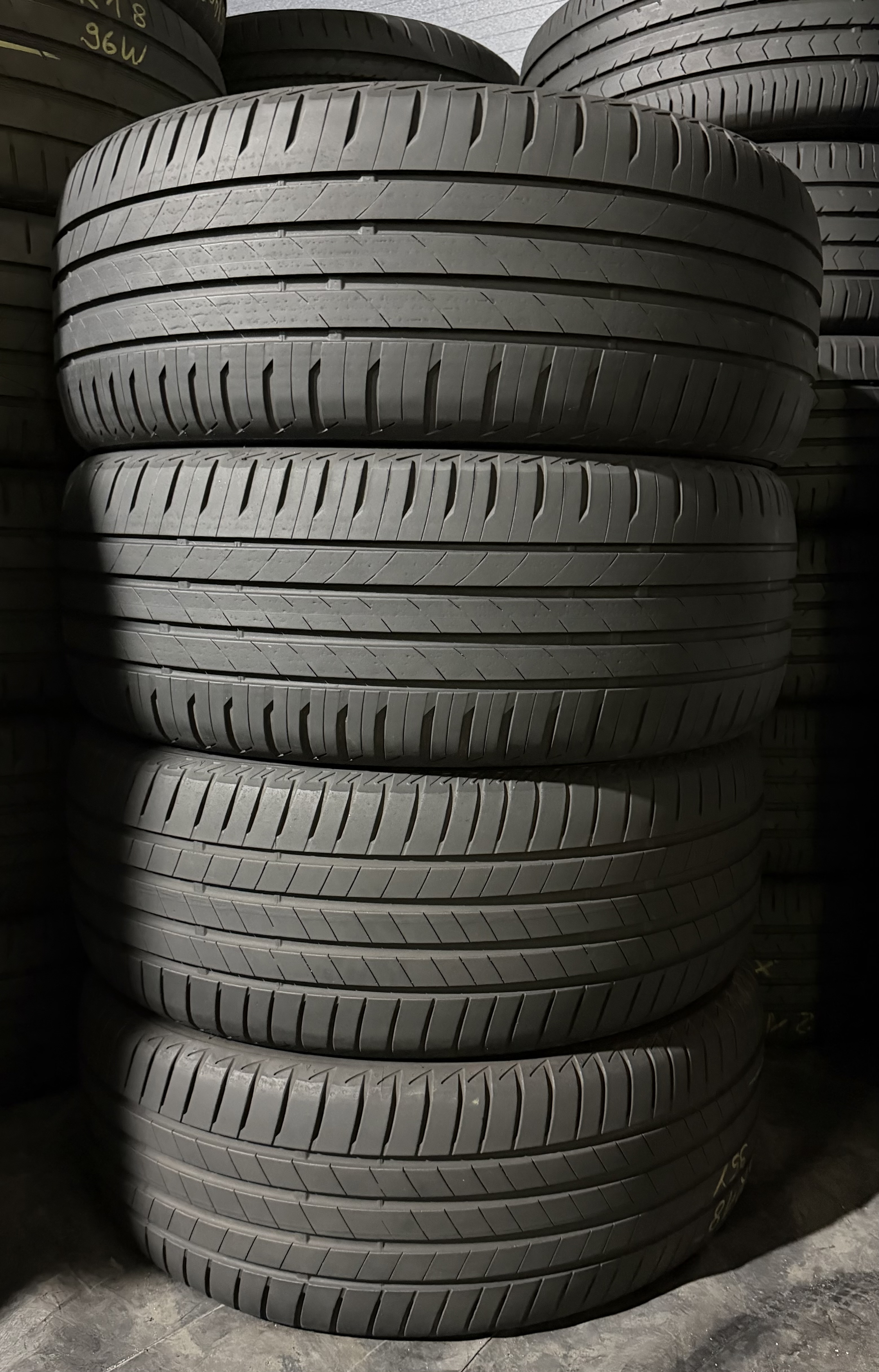 Шини б\у 225/45 R18