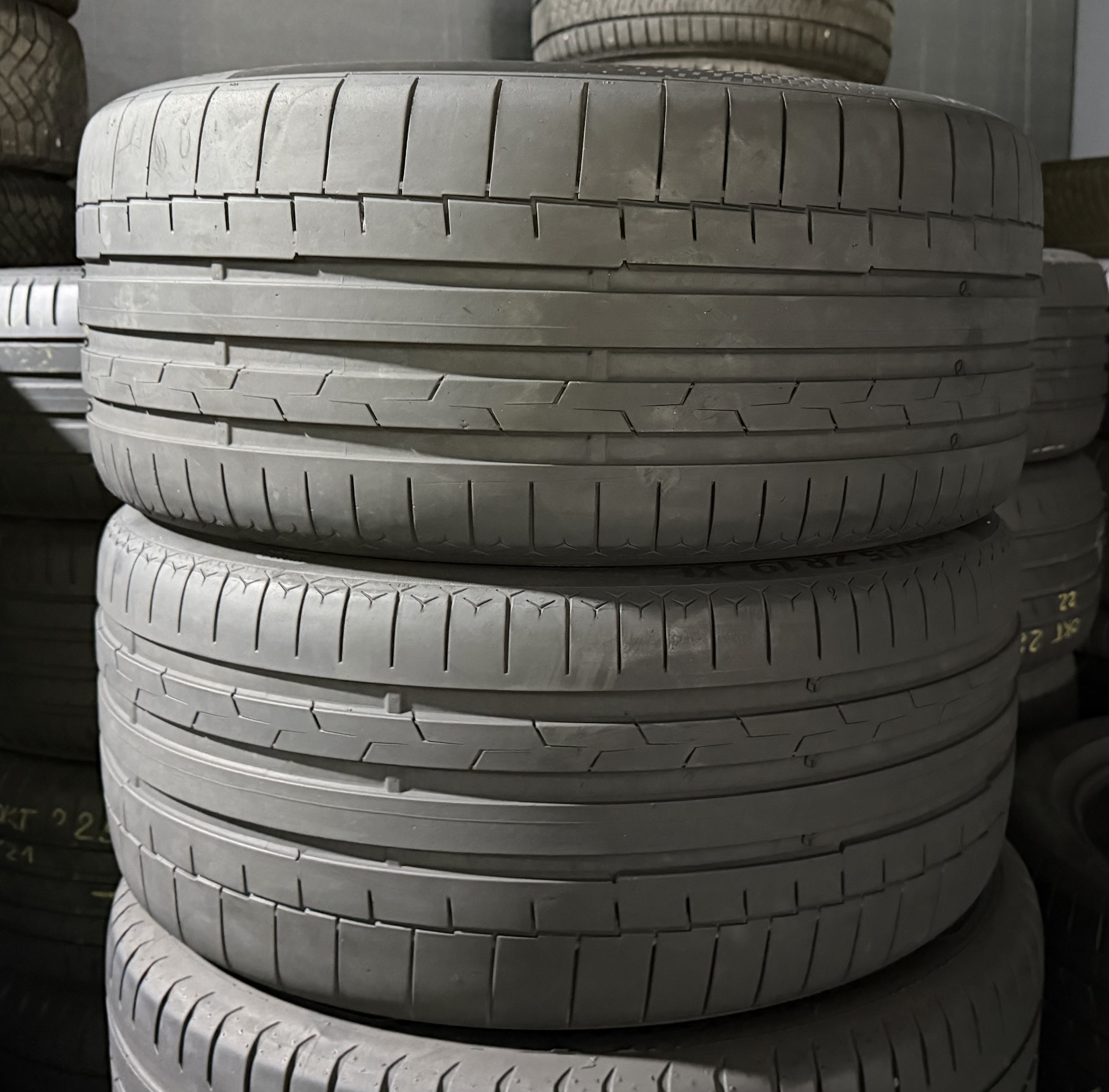 Шини б\у 255/35 R19