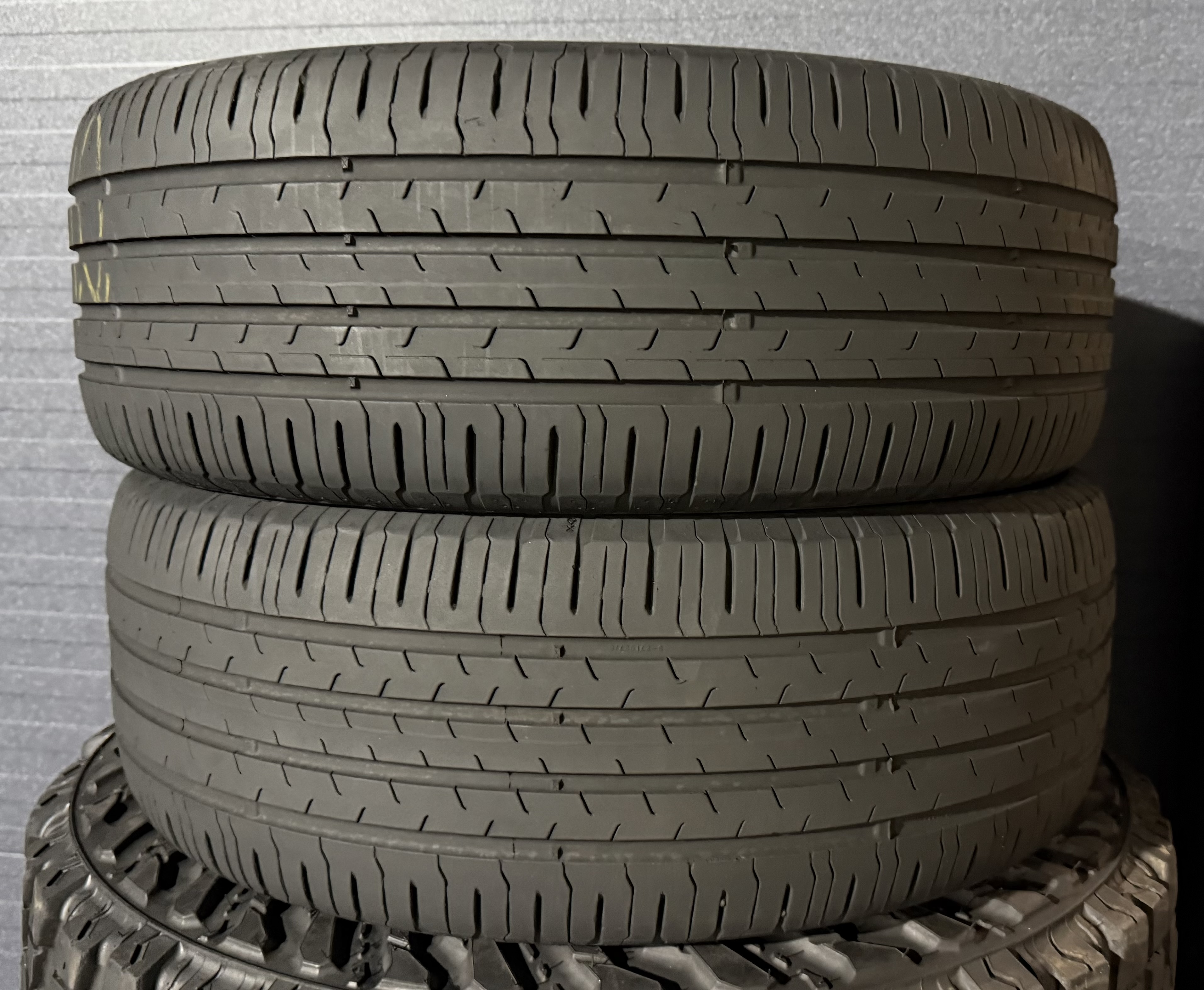 Шини б\у 215/55 R17