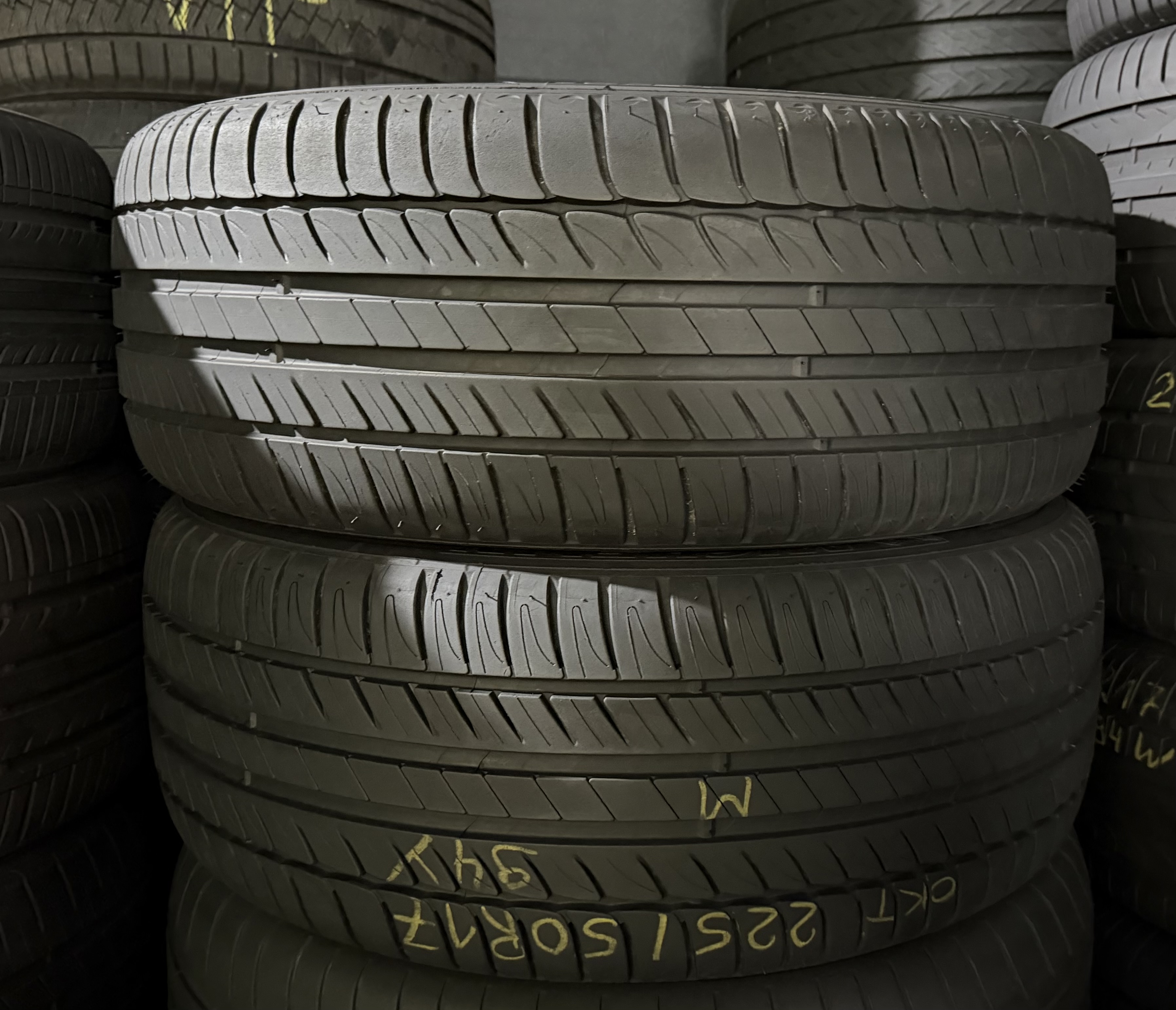 Шини б\у 225/50 R17