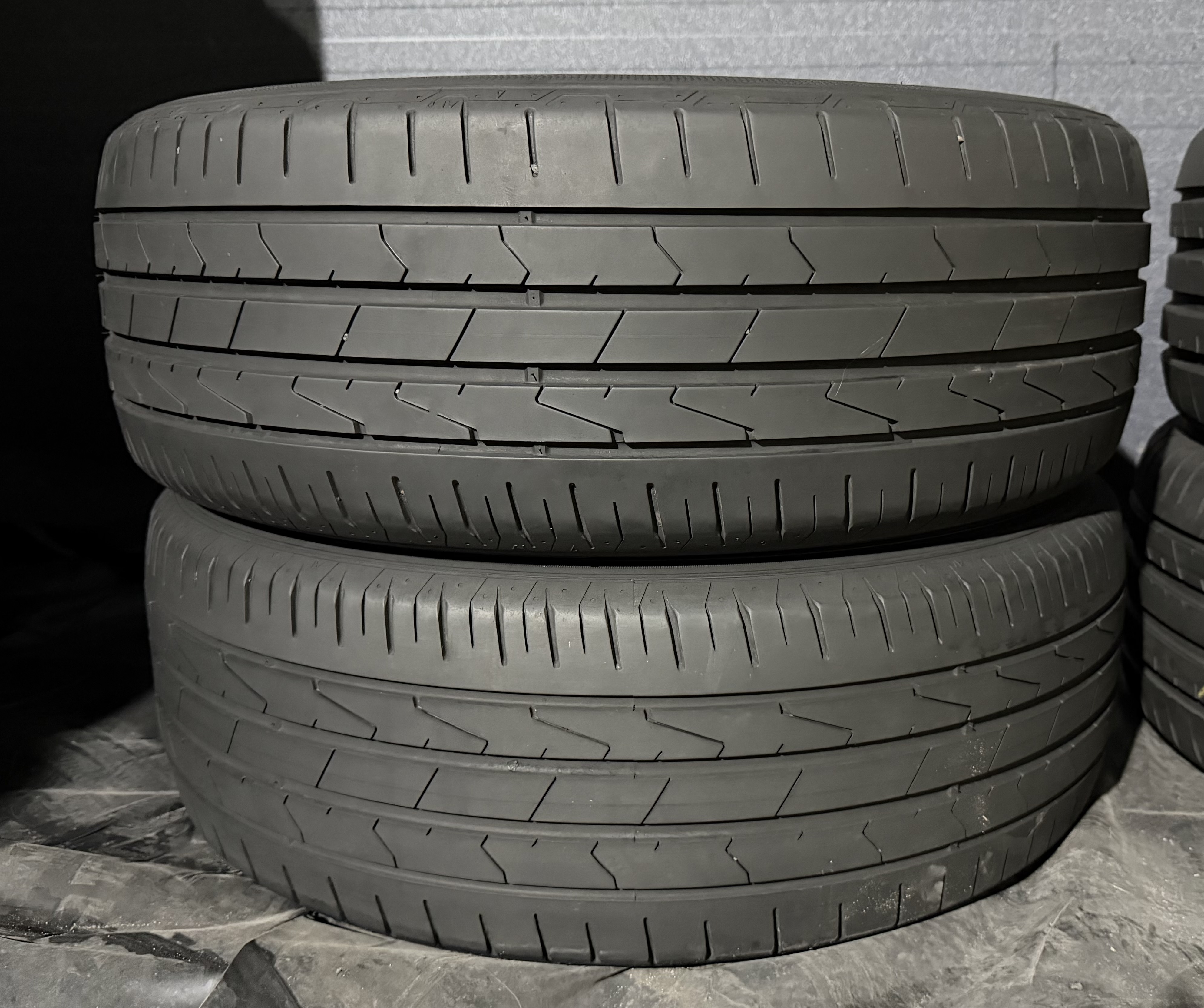 Шини б\у 215/55 R17