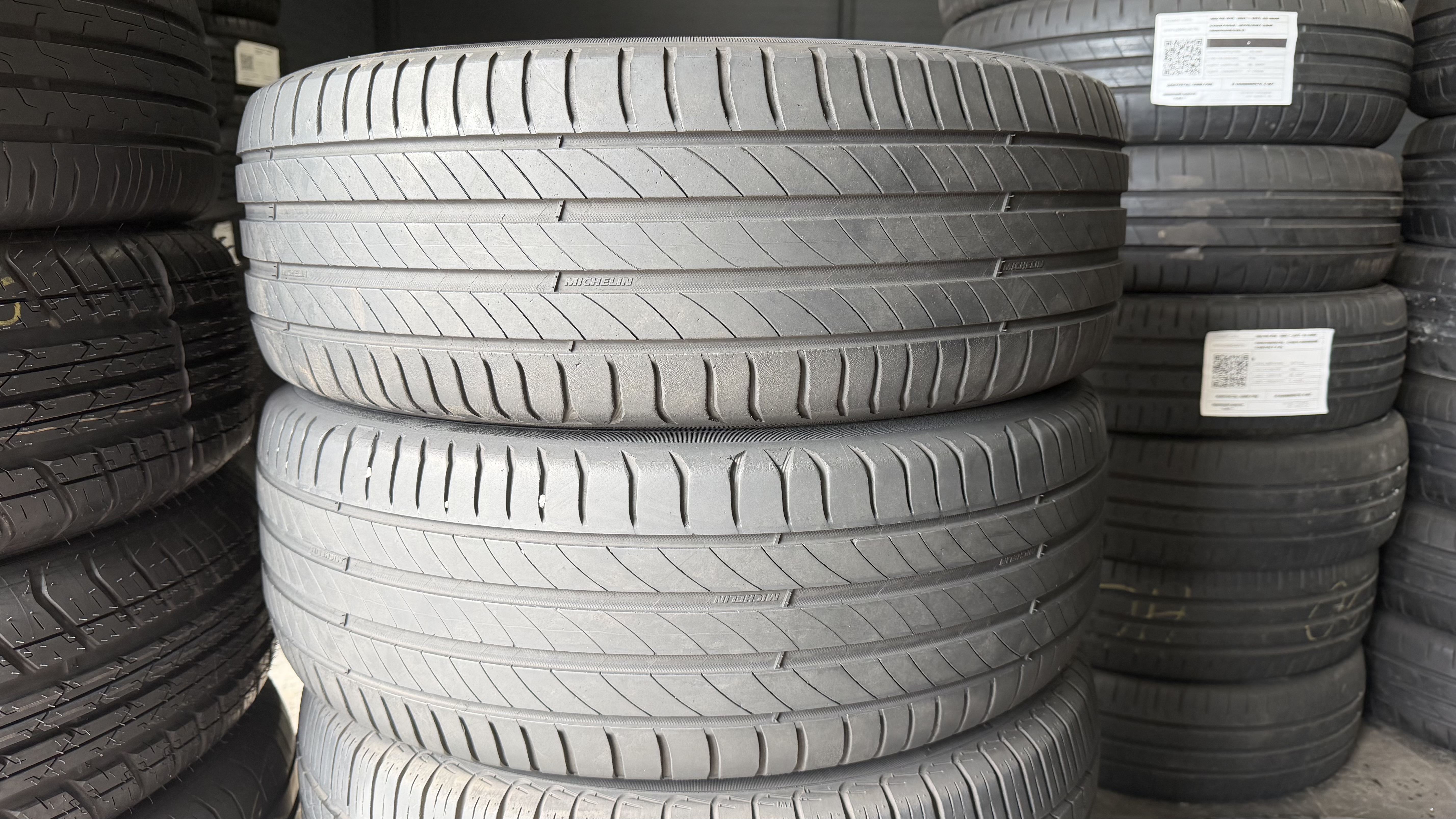 Шини б\у 205/60 R16