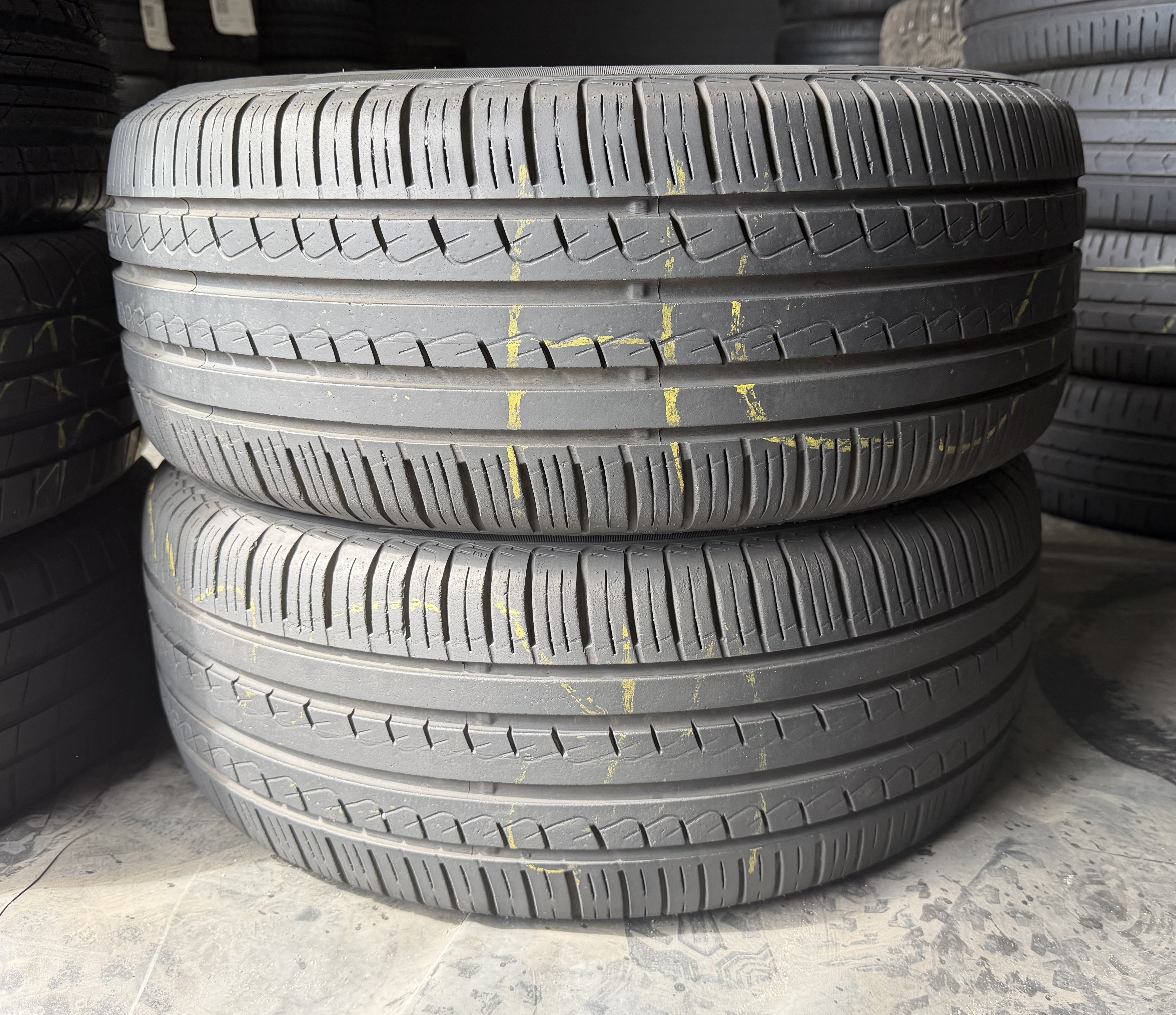 Шини б\у 215/55 R16