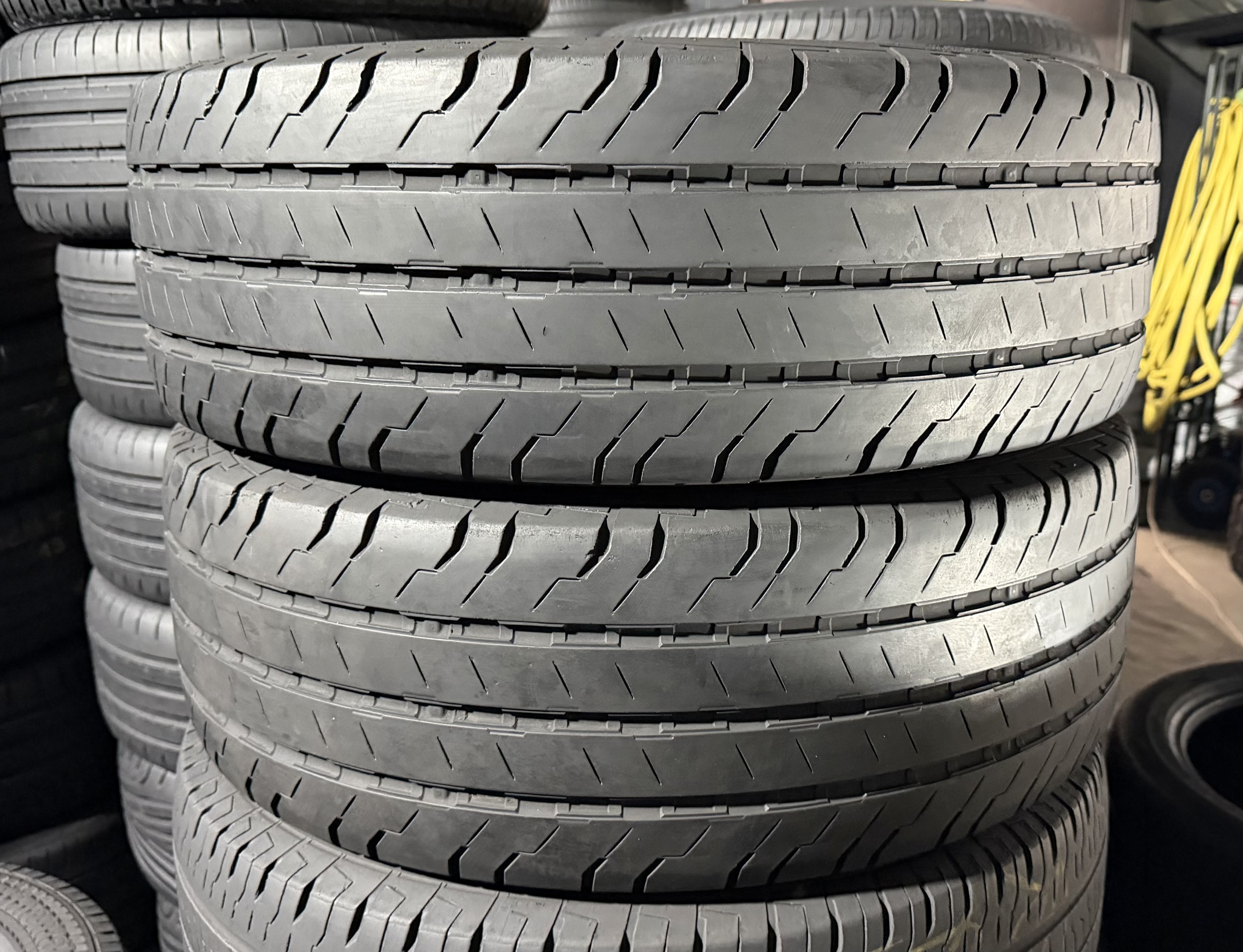 Шини б\у 235/65 R16C