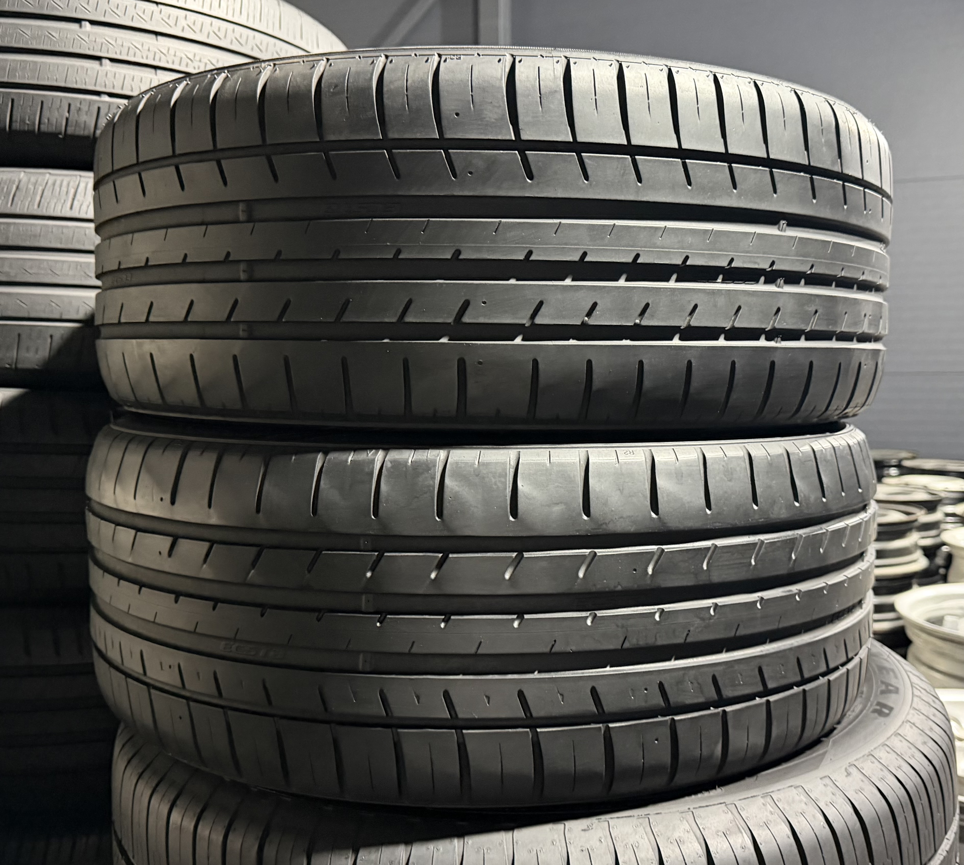 Шини б\у 225/40 R19